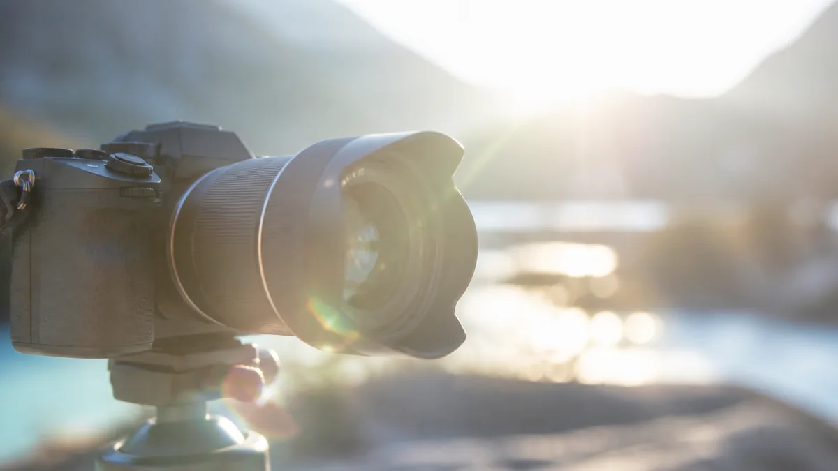 フレアとは？カメラの写真が白っぽくなる現象の正体の解説画像